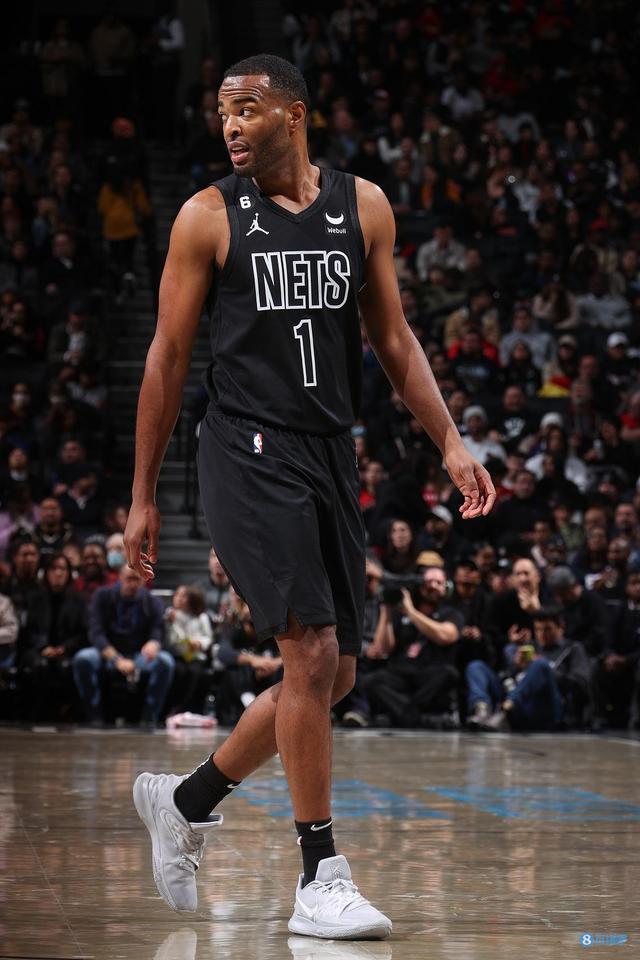 通过政府支 通过政府支